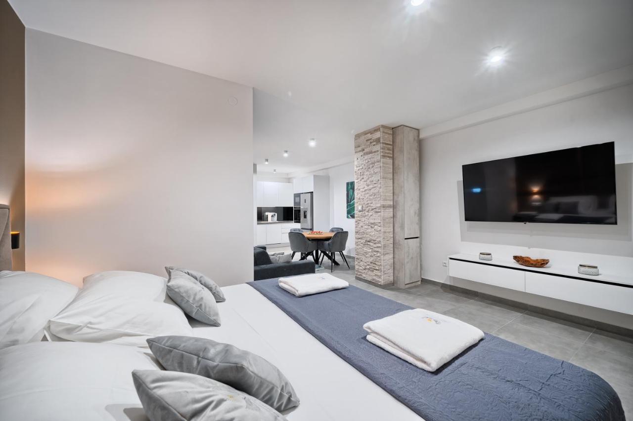 Liberty Living Apartments สปลิท ภายนอก รูปภาพ
