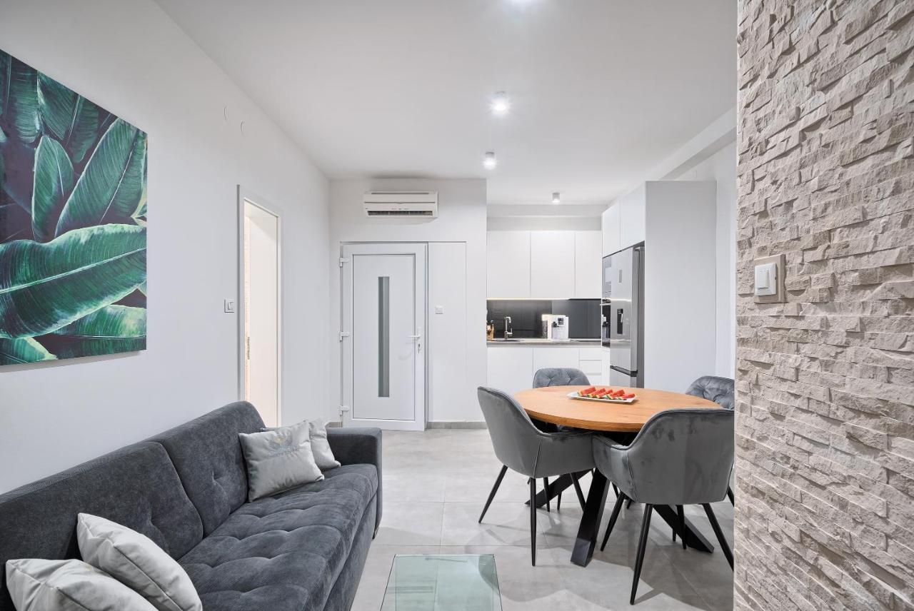 Liberty Living Apartments สปลิท ภายนอก รูปภาพ
