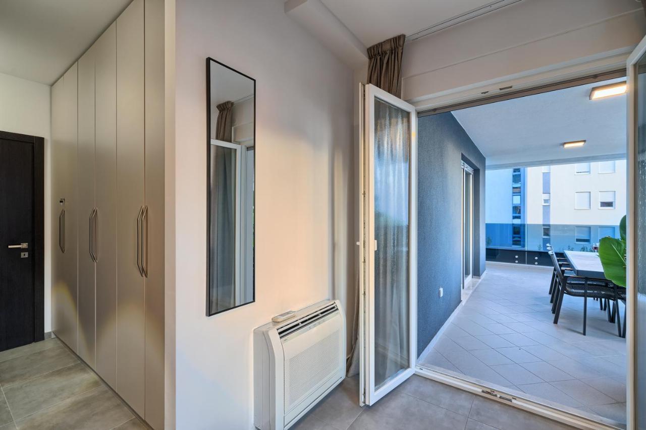 Liberty Living Apartments สปลิท ภายนอก รูปภาพ