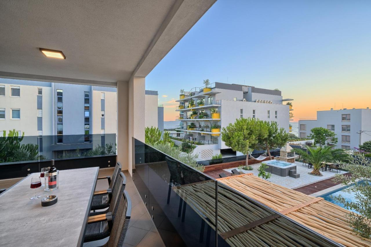 Liberty Living Apartments สปลิท ภายนอก รูปภาพ