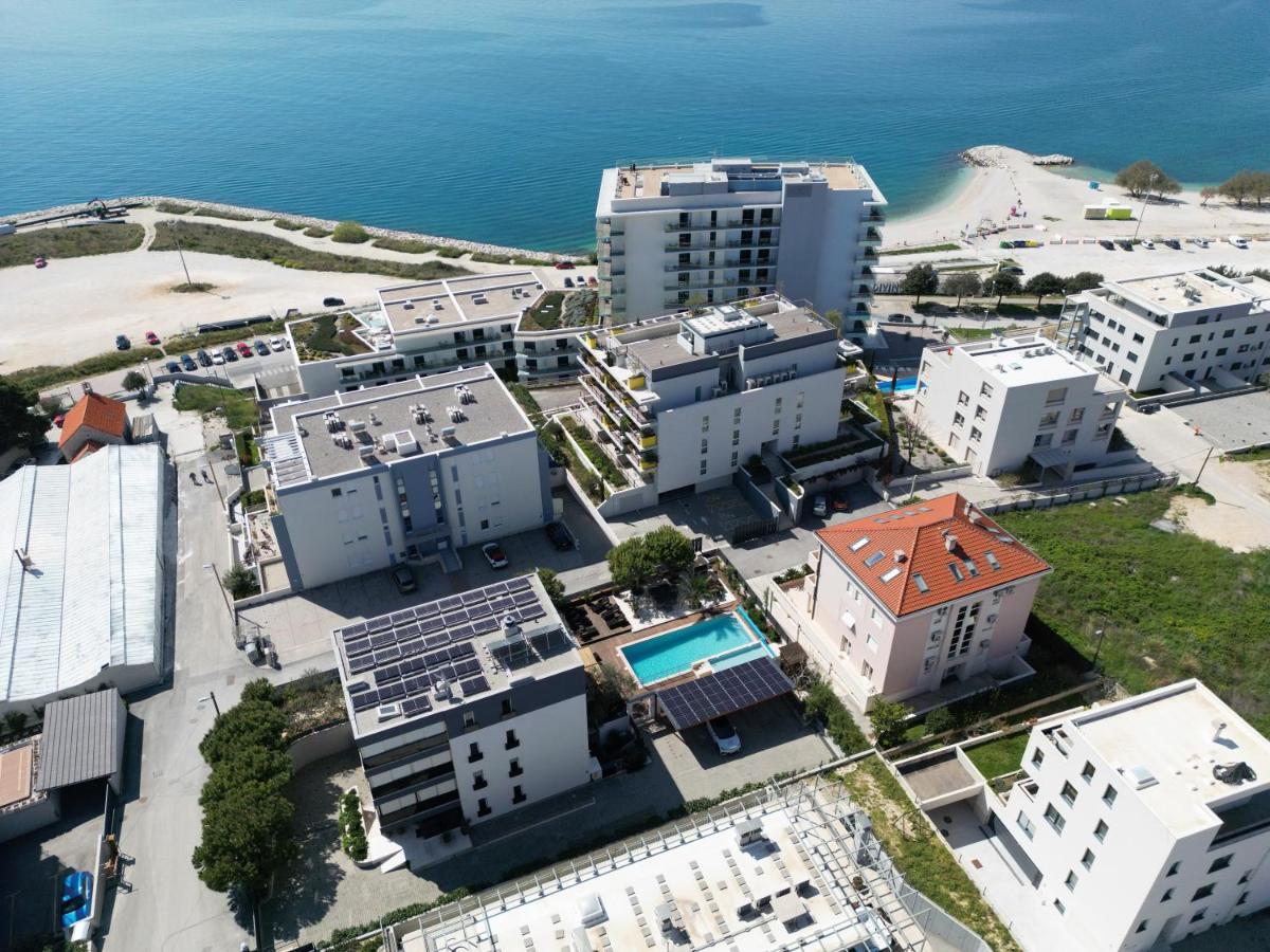 Liberty Living Apartments สปลิท ภายนอก รูปภาพ